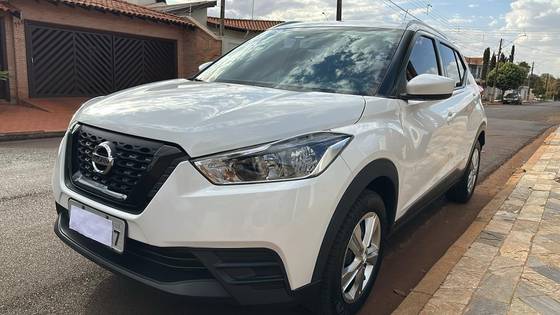 NISSAN KICKS 1.6 16V FLEXSTART S 4P XTRONIC
